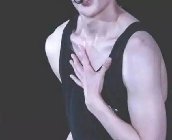 原来这十大男星锁骨比女星更销魂诱惑,有你家爱豆吗?