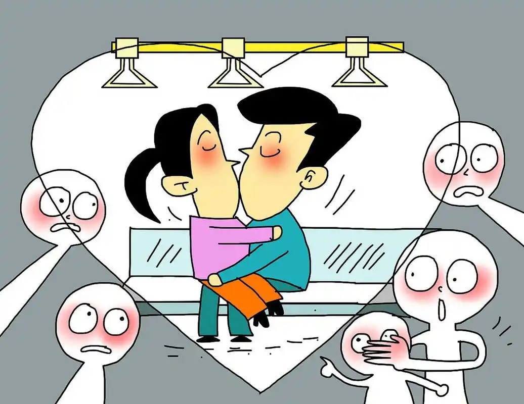 情侣在公共场所亲热,是否妥当?