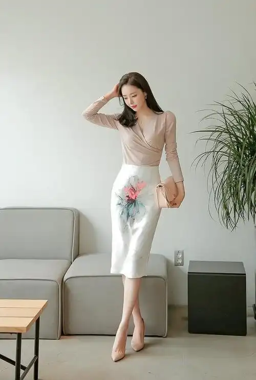 素雅的长裙,温婉的气质的超级美女