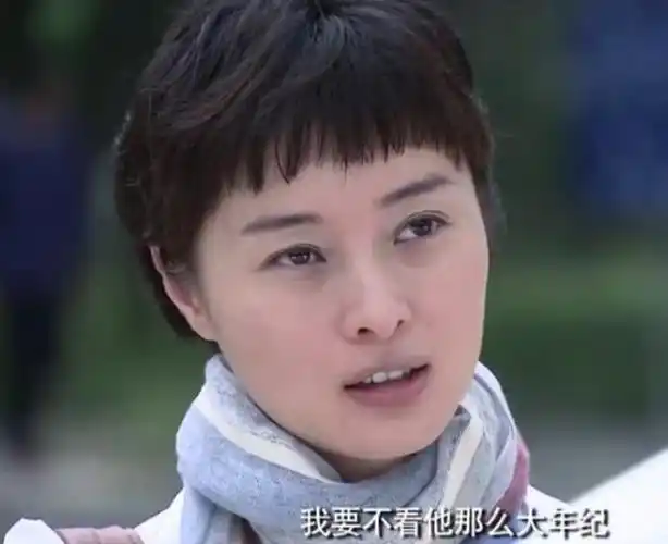 当47岁曾黎和51岁吴越站在一起整容脸和自然脸一目了然