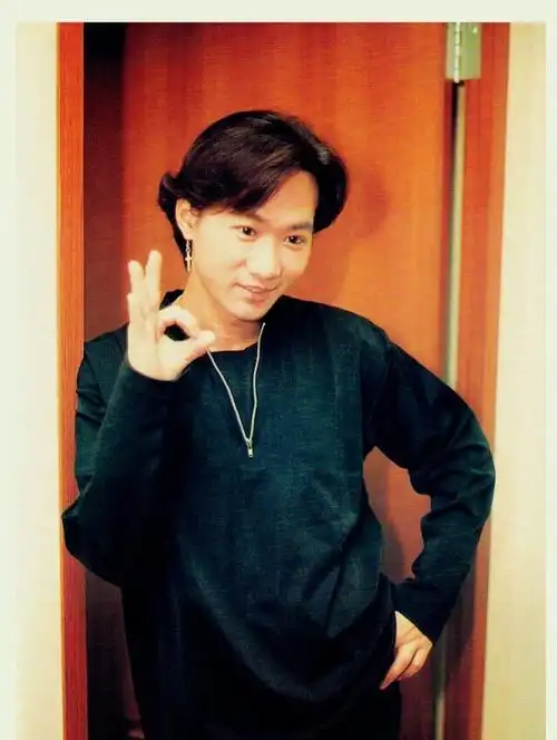 资深乐迷收藏的beyond早期黄家驹罕见照片(上)