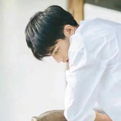 2020qq个性帅哥头像侧面伤感高清图片一生仅此一次的一去不返