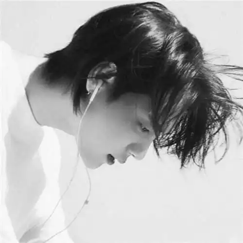 男人黑白头像男人味