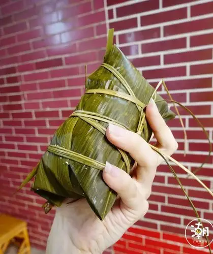 店里的粽子是典型的台山粽幸福感满满仿佛把春光吃进了肚子里嚼着甜中