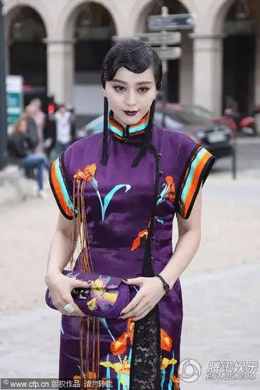 谁能给我几张范冰冰的那种穿着旗袍复古妆嘴唇画的很红那种照片!