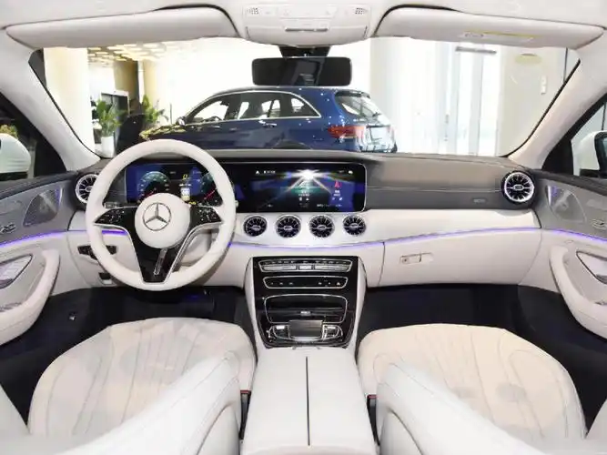 听朋友选择这款内饰值了奔驰中的白月光