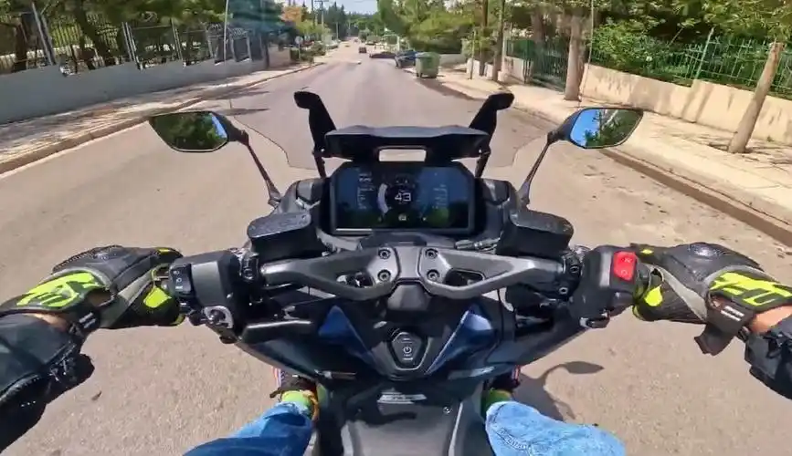 2023款雅马哈tmax 560摩托车 第一视角试驾