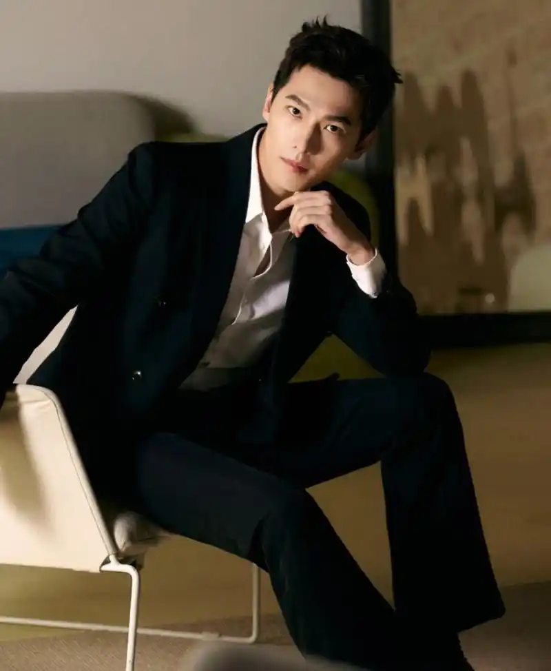 杨洋 | amiri 杨洋,品牌直播活动 amiri 2023春夏系列