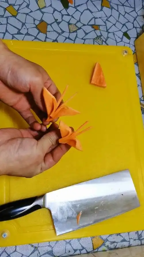 简单的胡萝卜切蝴蝶方法