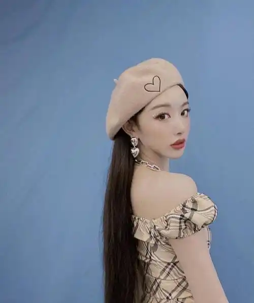 孔雪儿露脐衫配贝雷帽跳火辣舞蹈,破身材走样传闻_实力_节目_上衣