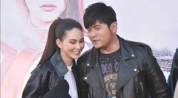 昆凌:曾迷恋小哥,近况3天坐轮椅试镜,为何对侯佩岑耿耿于怀