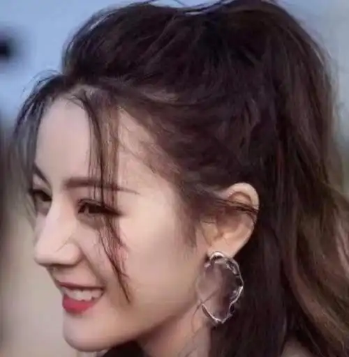 学生适合剪八字刘海吗