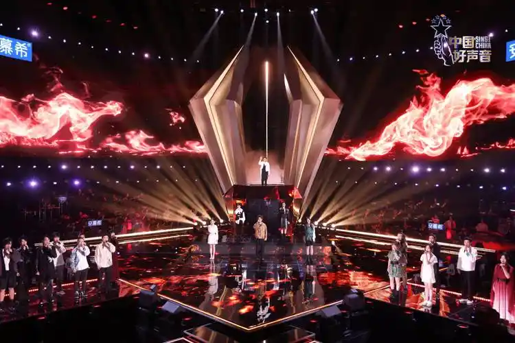 《中国好声音》收官,李克勤战队获得总冠军,刘德华现身颁奖!