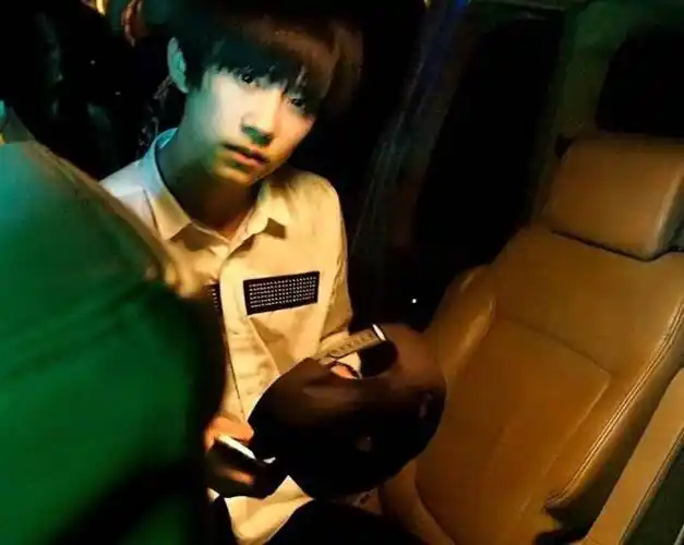 易烊千玺——宝贝,cr:优酷七里外的风车 - mono猫弄