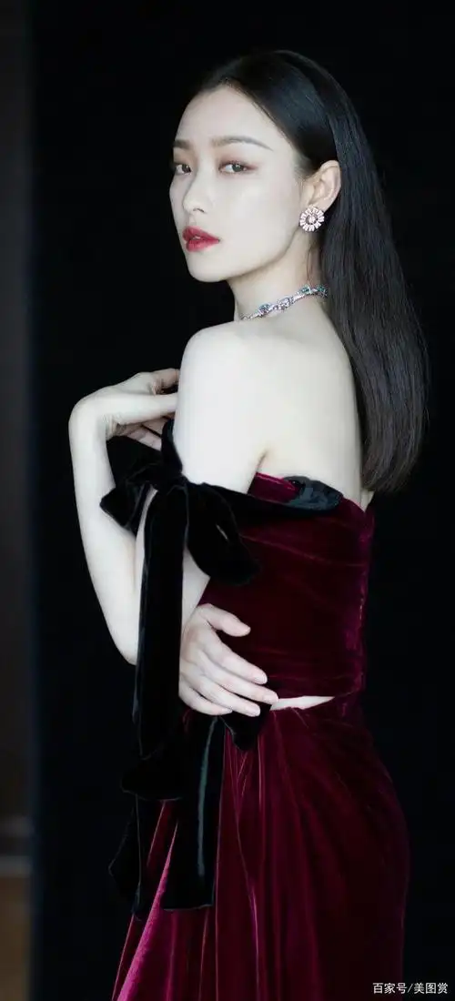 倪妮超高清无水印壁纸图集,记得保存,希望您能够喜欢,快来一起欣赏吧!