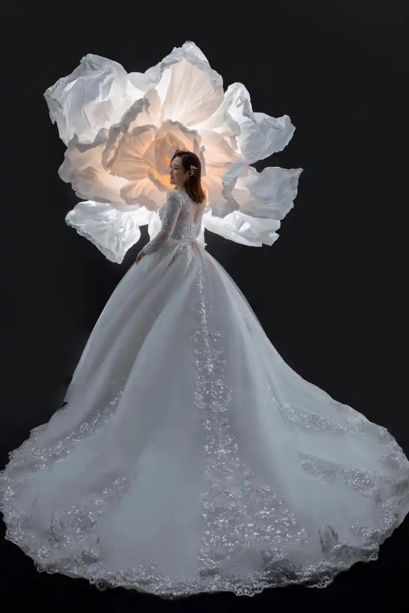 vv女孩纸的高级感爆棚的纸艺婚纱照