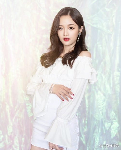 吴宣仪近段时间可以说成为了吃瓜群众关注的焦点,但并不是被狗仔报道