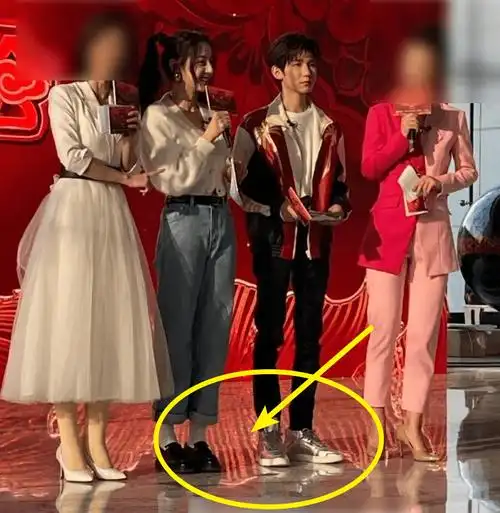 175cm王源和欧阳娜娜站一起,身高差令人意外,谁撒谎很显然_差距_网友