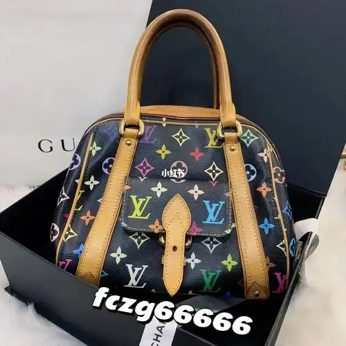 97lv黑三彩保龄球手提包