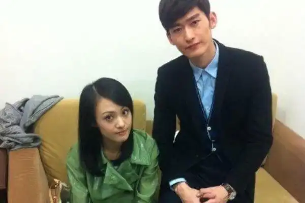 郑爽和张翰两人分手之后两人就不再有什么联系了,想必复合应该是不