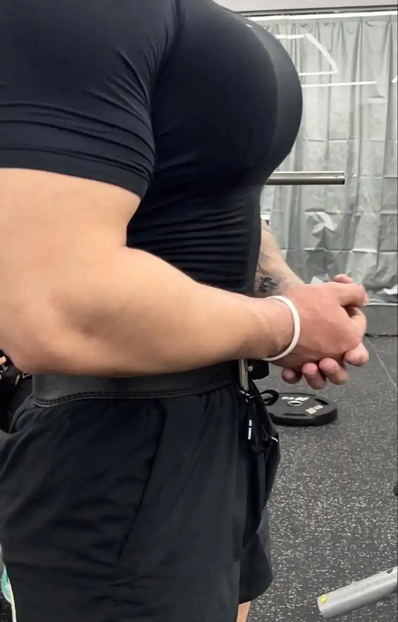 雪虎 #你好骚啊 #金刚芭比 #男妈妈 #男妈妈的胸肌 @ - 抖音