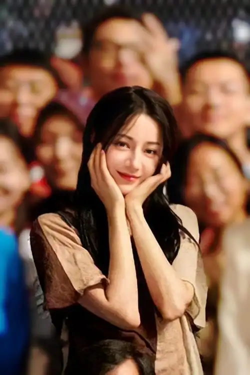 迪丽热巴吃的鸡汤面##迪丽热巴辛芷蕾互相拿错名字