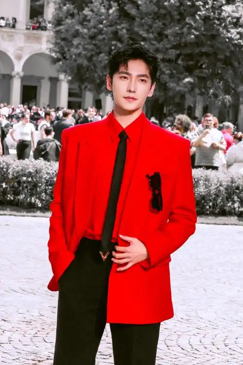 杨洋米兰时装周