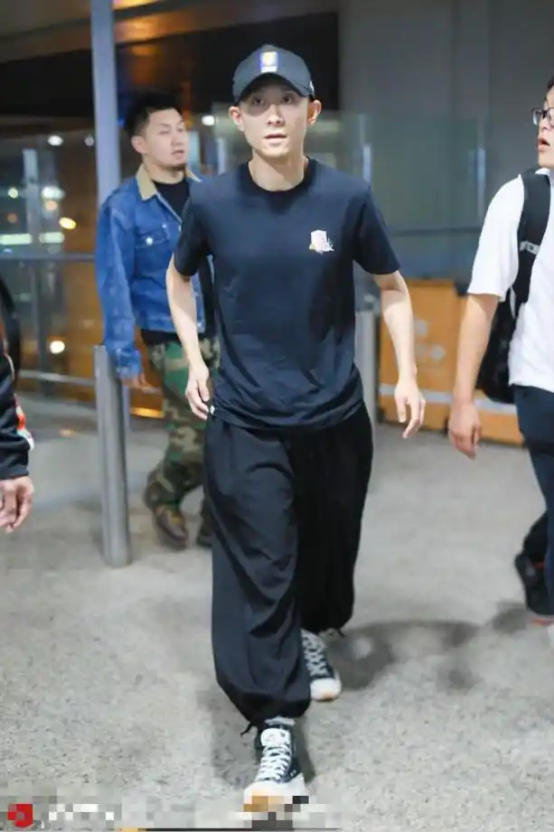 张一山素颜近照(张一山近照曝光)(2)