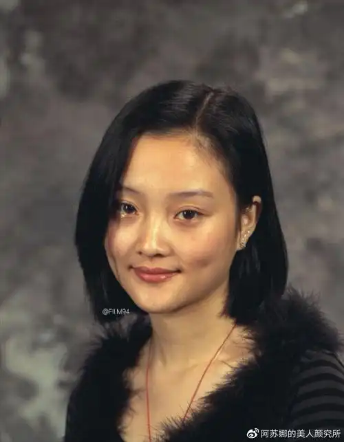 李小璐整容前后面相风水详析