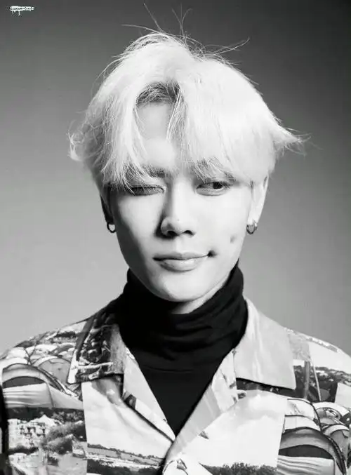 林彦俊超话92#林彦俊林格报到#最爱的白发林彦俊!