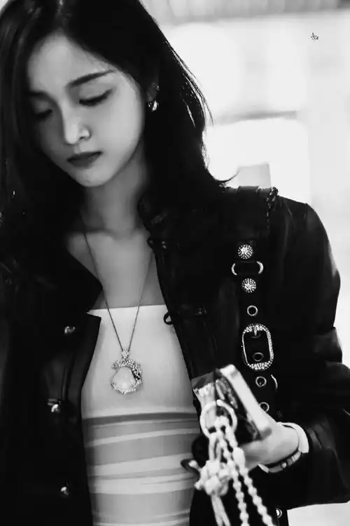 吴宣仪请吃饭的漂亮姐姐