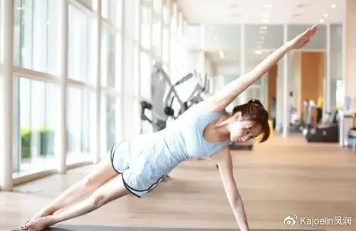 胡静嫁马来西亚拿督嫁入豪门不改国籍,办婚礼花3000万仍不忘爱国