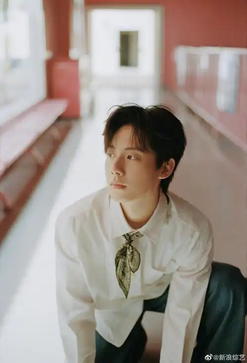 烊千玺,周迅等明星拍过照片的8岁小小摄影师笙笙@小小j神 又给@李兰迪