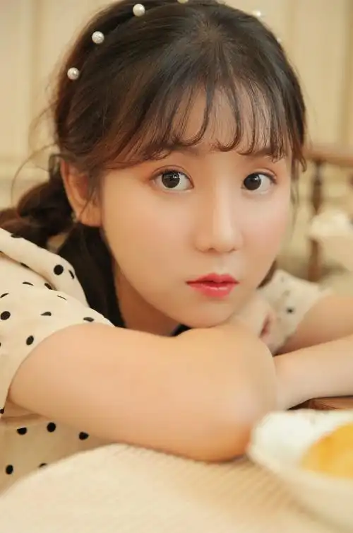 邻家美少女可爱甜美清纯写真图片