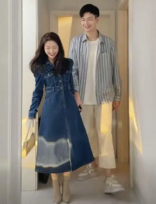 1米58女孩太会打扮和1米9帅哥一同出镜真惊艳上演最萌身高差