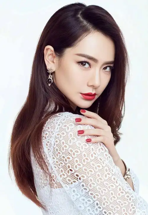 《北京女子图鉴》上演励志之路 女神戚薇示范职场欲望系美甲