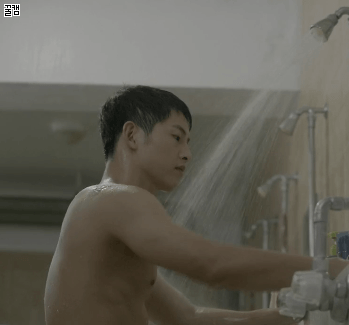 宋仲基新剧《文森佐》开播,大尺度值得一看