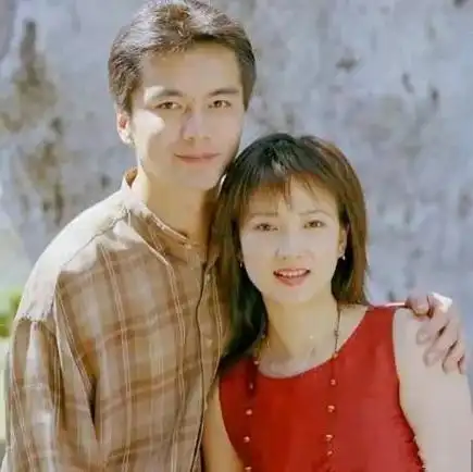 回顾许亚军我结四次婚并不是因为我花心只是对婚姻负责任