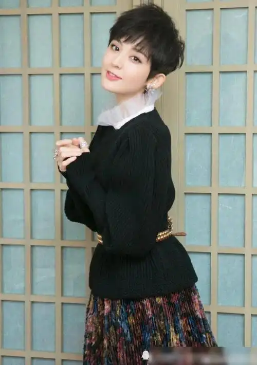 古力娜扎为新戏初尝短发清丽可人果然还是发型决定气质