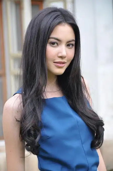 泰国比利时混血儿女星mai-拥有模特身姿的可爱演员