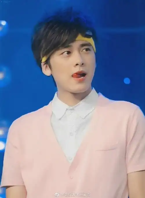 srds,李易峰年轻的时候真的好漂亮,这不是小嫩草吗#李易峰 无人问津