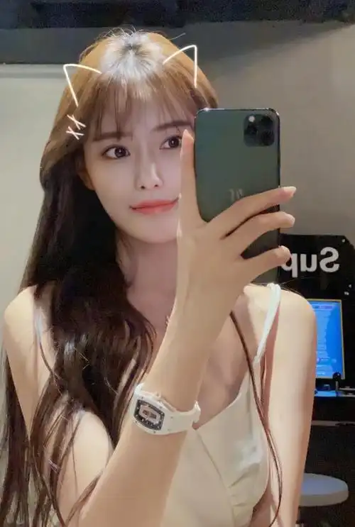 美女主播图片 - 最齐全的美女网红图片大全_粉丝邦