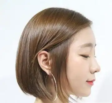 齐下巴短发拉直好看吗齐下巴短直发无刘海