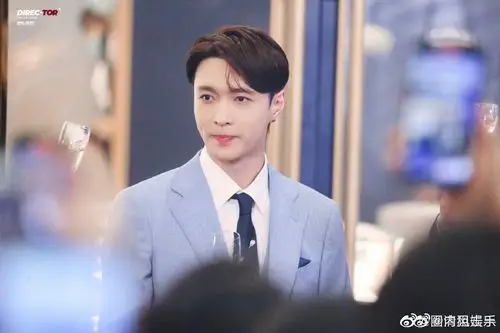 哇哈哈哈哈张艺兴听到男粉说我爱你他笑了他笑了|张艺兴|我爱你|酒窝