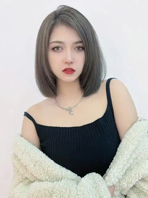 想剪短发的小姐姐可以试试这款发型757575