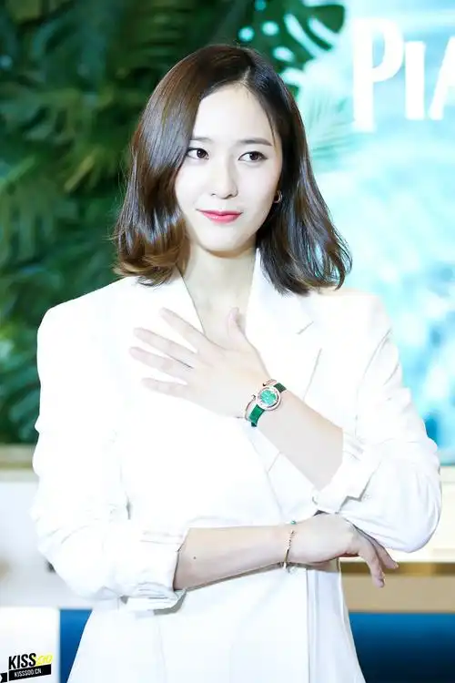 郑秀晶krystal180426台湾伯爵piagetpopupstore开幕