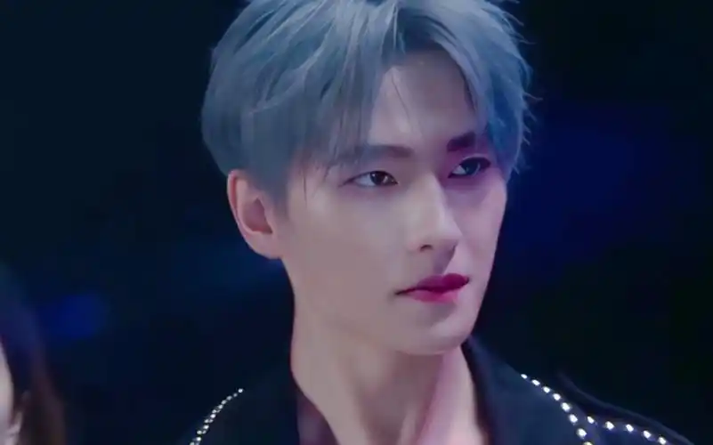 【杨洋】生日会蓝发直接封神!