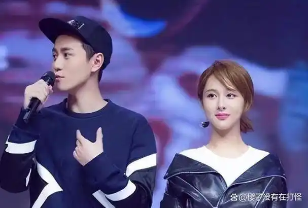 反观张一山这边,和杨紫差不多年纪的他一直没有官宣过任何女友,即使是