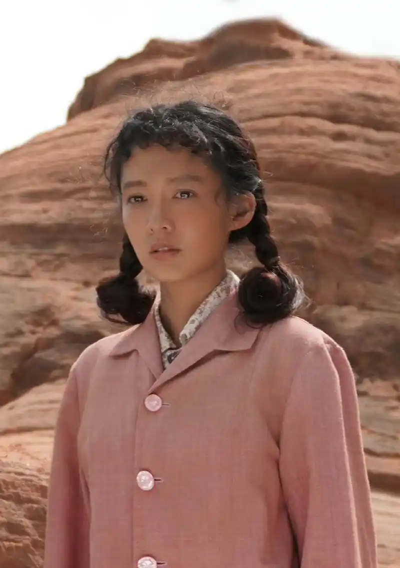 李沁# #电视剧人生之路# 不少网友吐槽李沁在剧中饰演的巧珍造型刻板