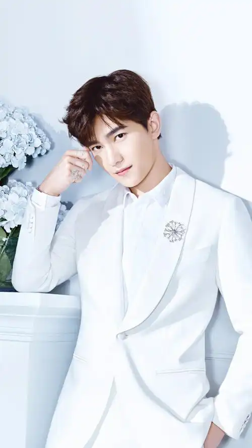 【爪机适配壁纸】杨洋 白马王子啊!